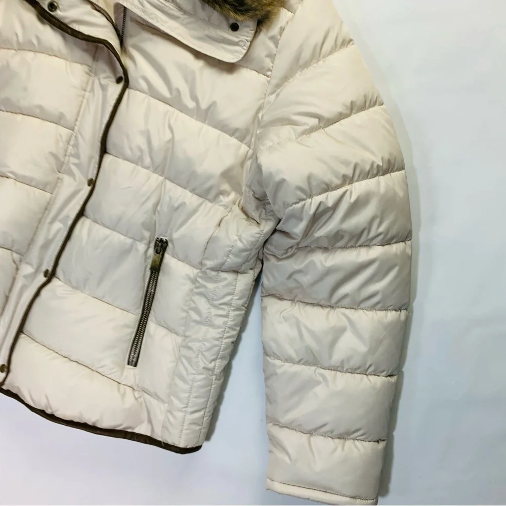 Old Navy Women’s Puffer Jacket Size XL - Cream with Faux Fur Collar Winter Coat - Picture 7 of 15